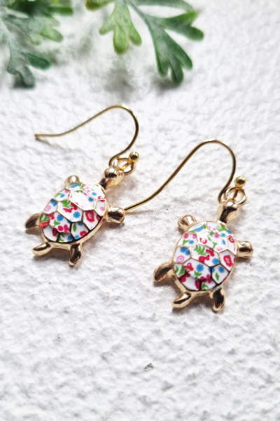 White Floral Turtle Enamel Earring - PD459