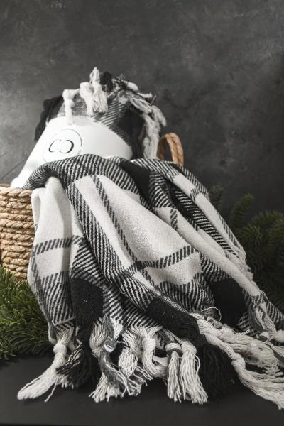 Throw - Black and White