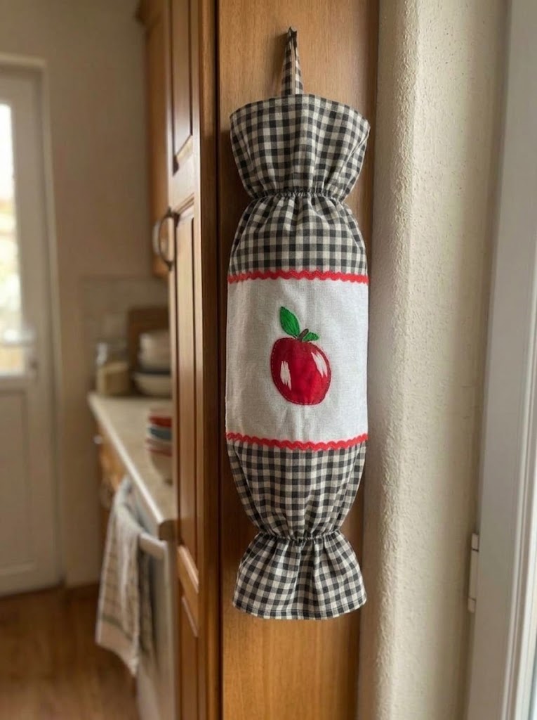 Grocery Bag Holder - Apples n' Checks