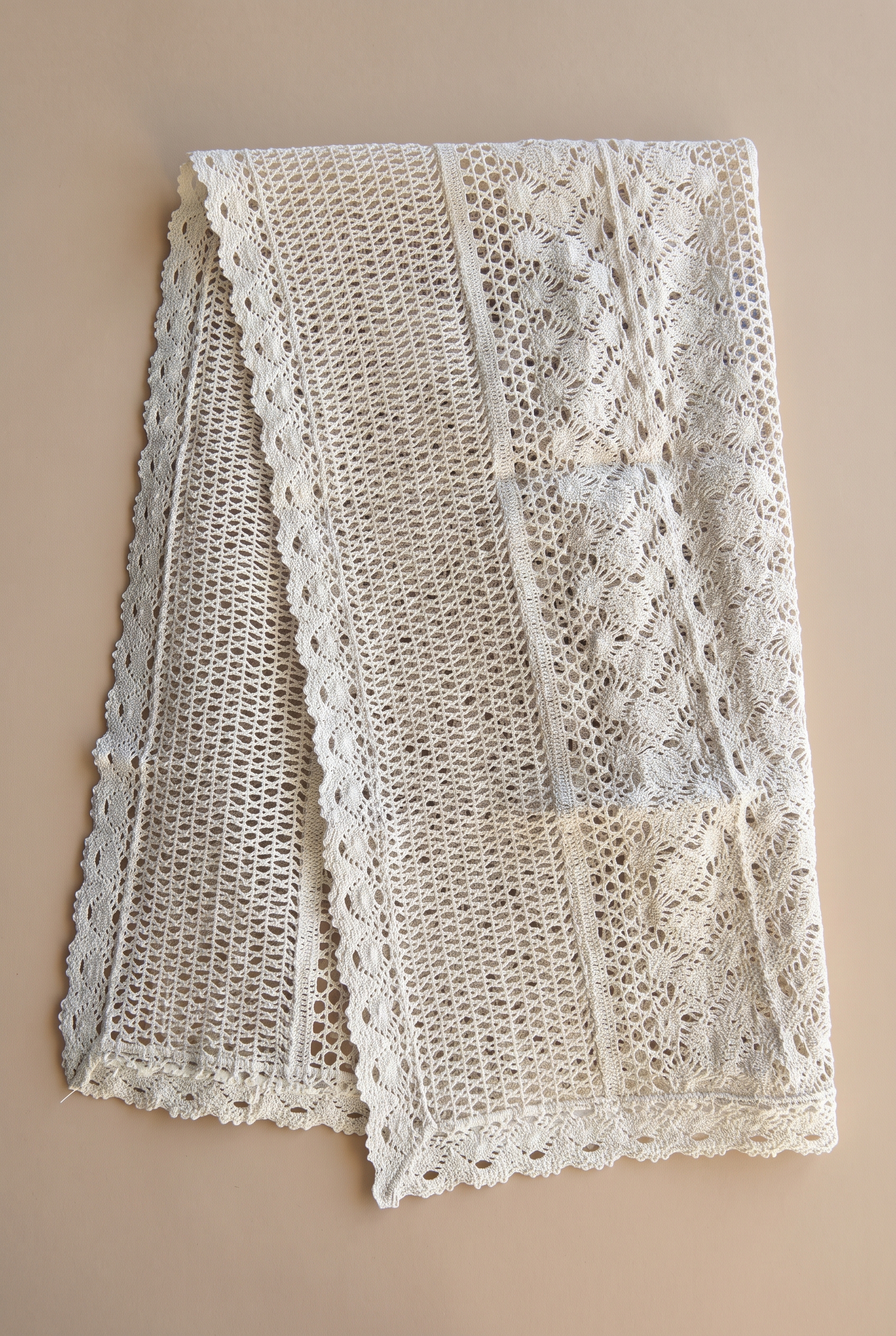 Lace Table Runner (4 seater)  - TL00157
